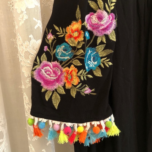 🎉Host Pick🎉 UMGEE * NWOT Dia De Los Muertos Day of Dead Embroidered Pom Dress - Picture 7 of 12